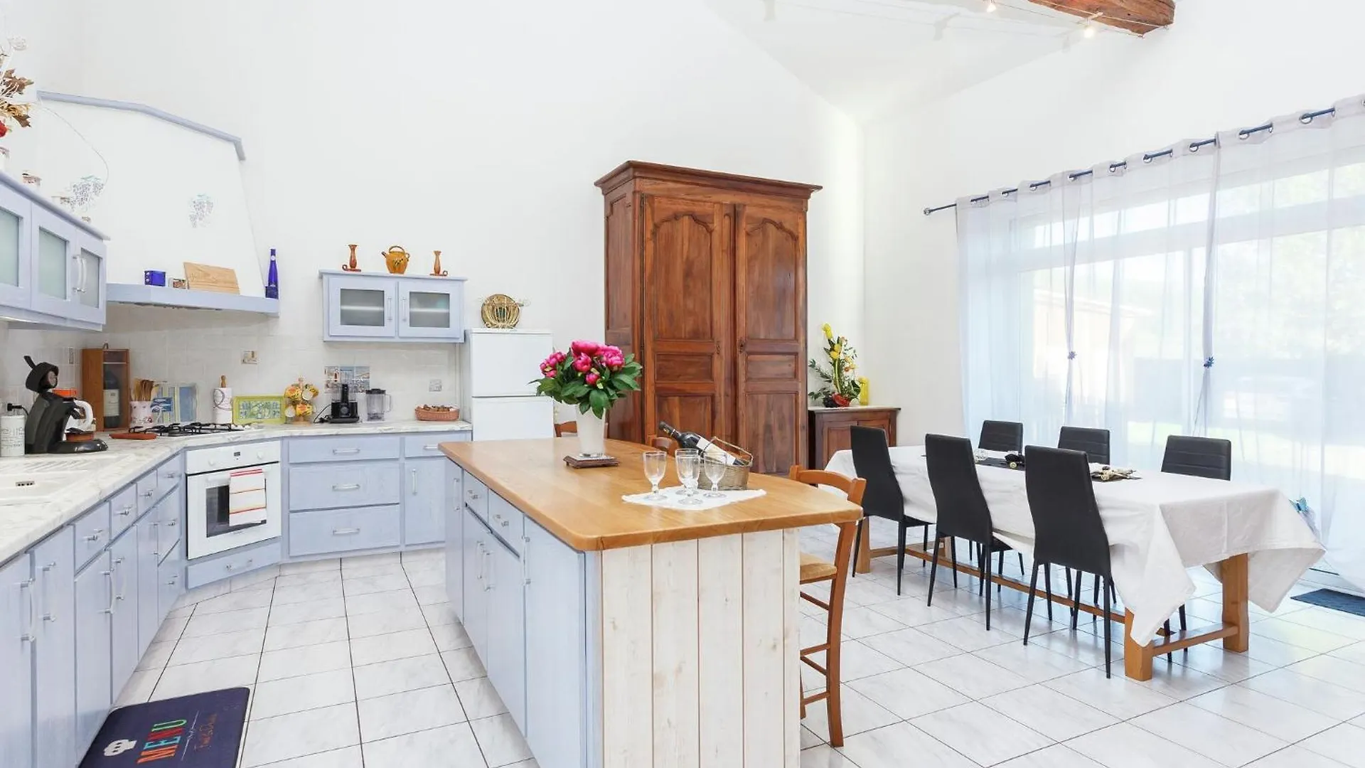 Comfortable Holiday Home With Terrace Cazals  France