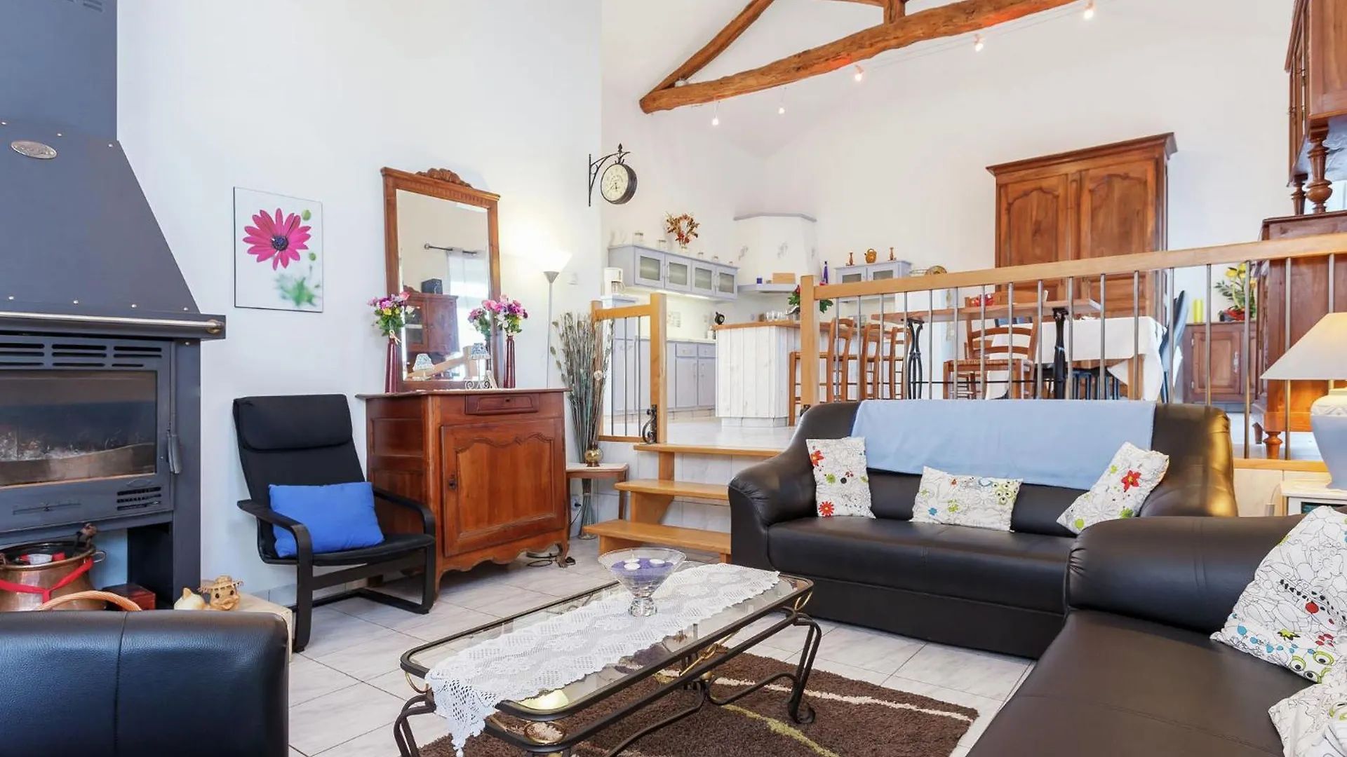 Comfortable Holiday Home With Terrace Cazals   Cazals (Lot)